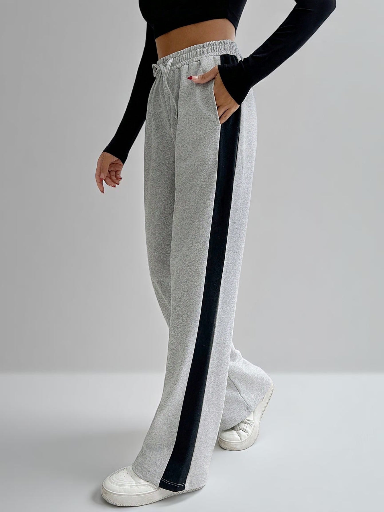 Tremix Signature Side Stripe Wide-Leg Sweatpants - Grey/Black